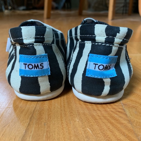 Toms Zebra Print Classic Slip-Ons - Picture 3 of 6